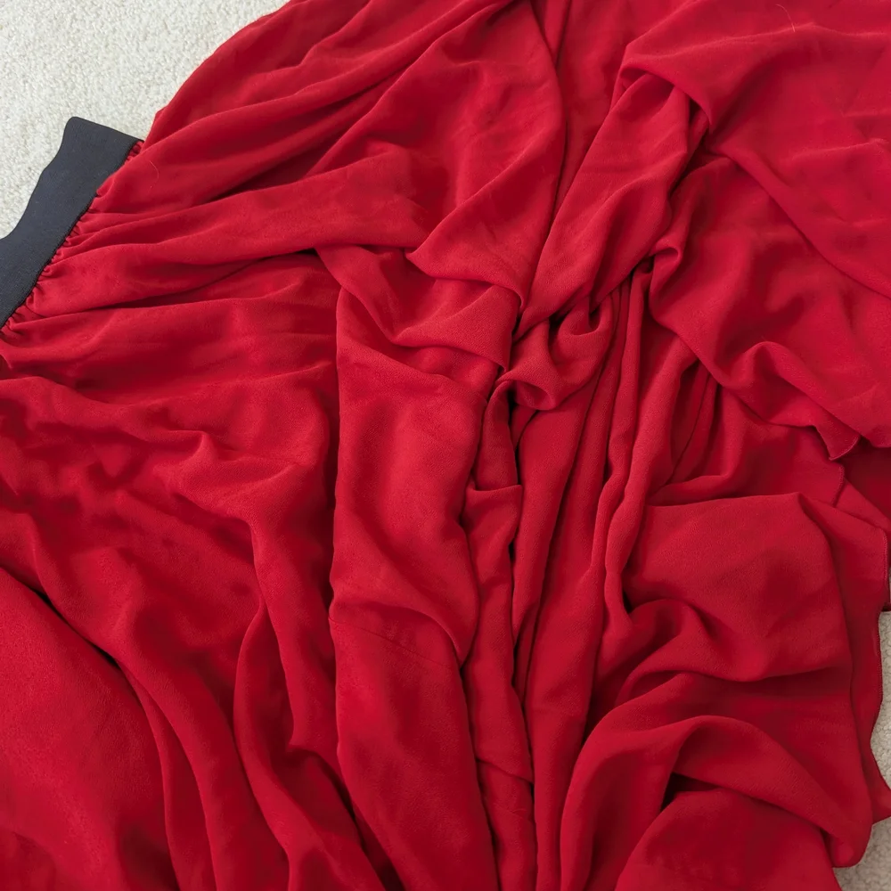 Elegant Red Maxi Skirt with Black Waistband - Picture 8 of 8